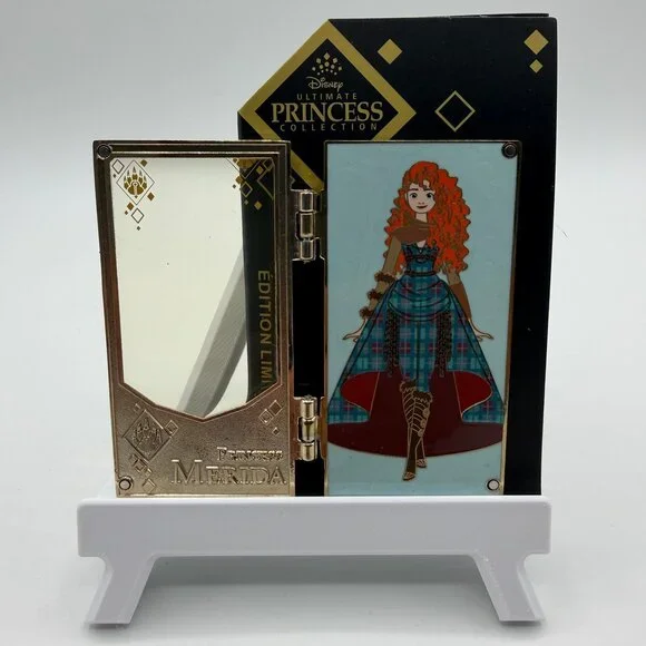 Disney Pin - Merida - Ultimate Princess Collection Designer Doll Collection - Picture 2 of 3